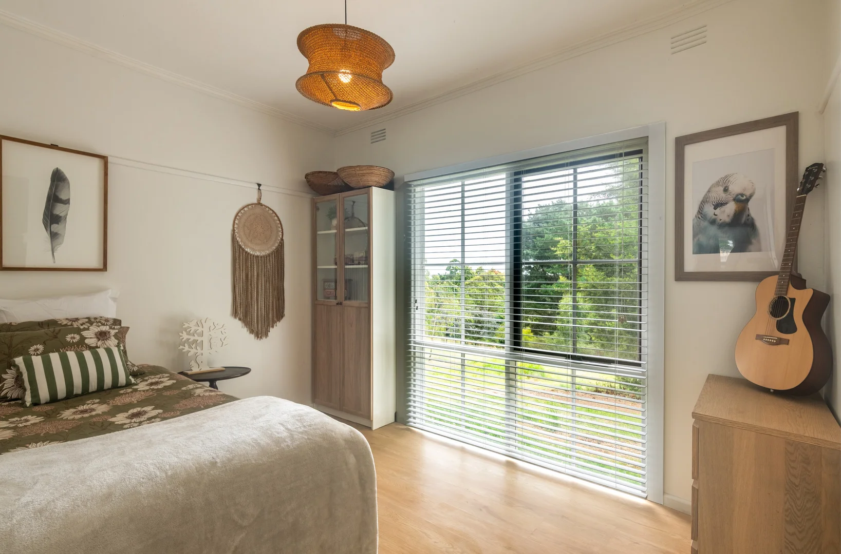 Additional image 18 of Foster VIC 3960