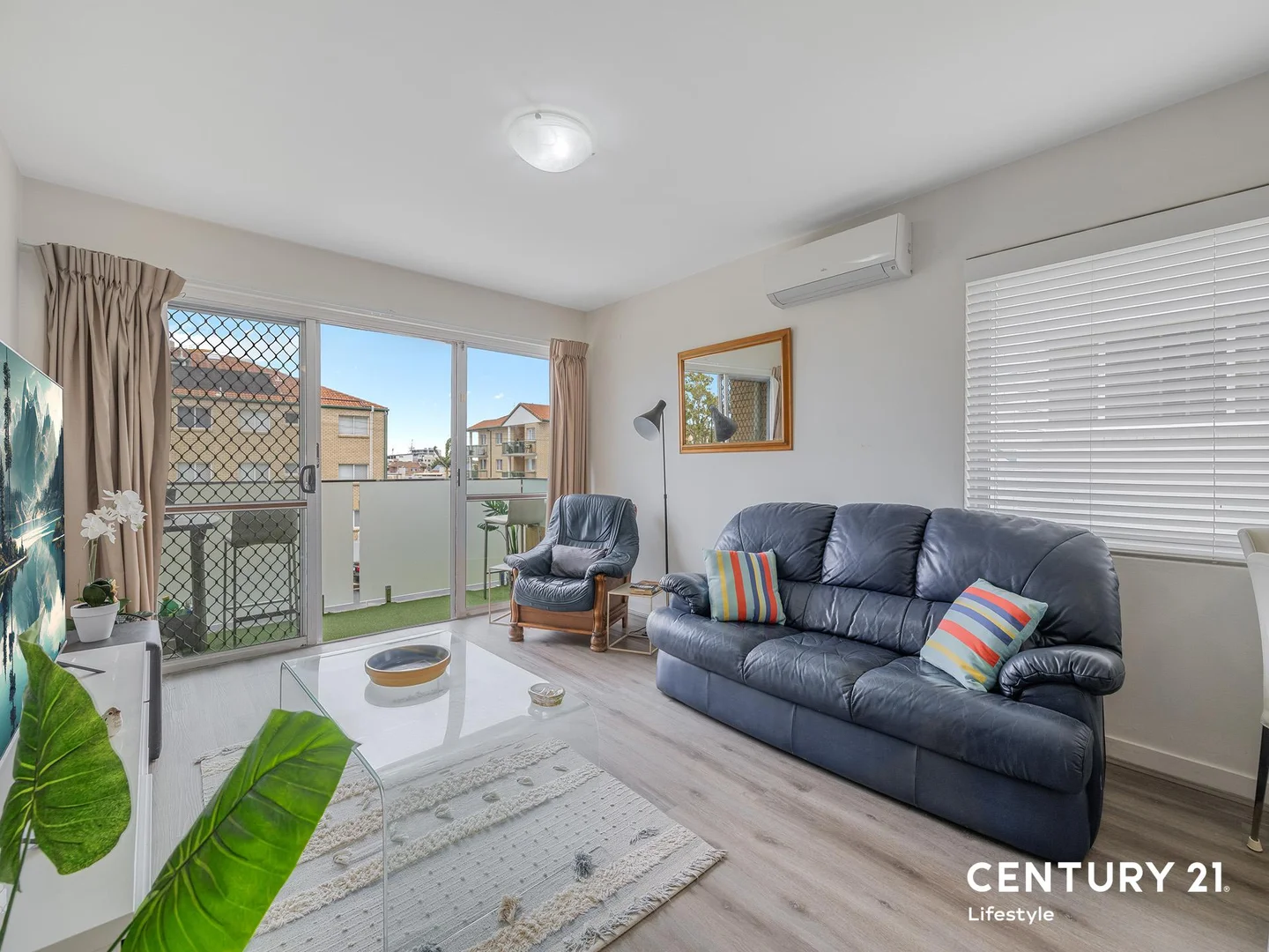 Additional image 3 of Unit 1 'Marperel' 1 Verney Street, Kings Beach QLD 4551