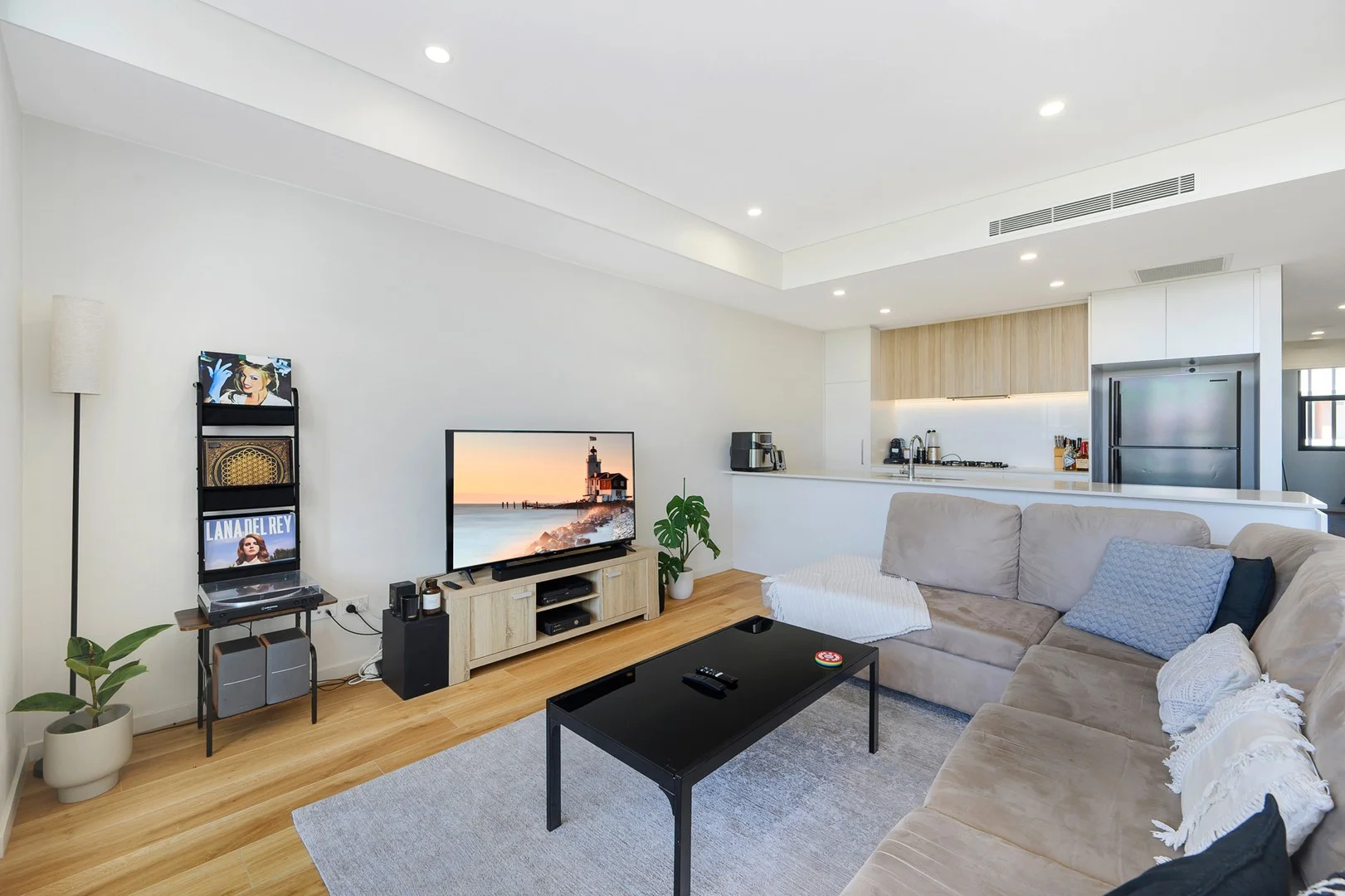 502/3 Pinnacle St., Miranda NSW 2228