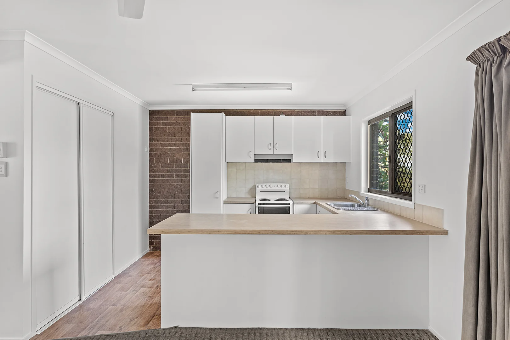 Additional image 4 of 5 Barnes Place, Cannonvale QLD 4802