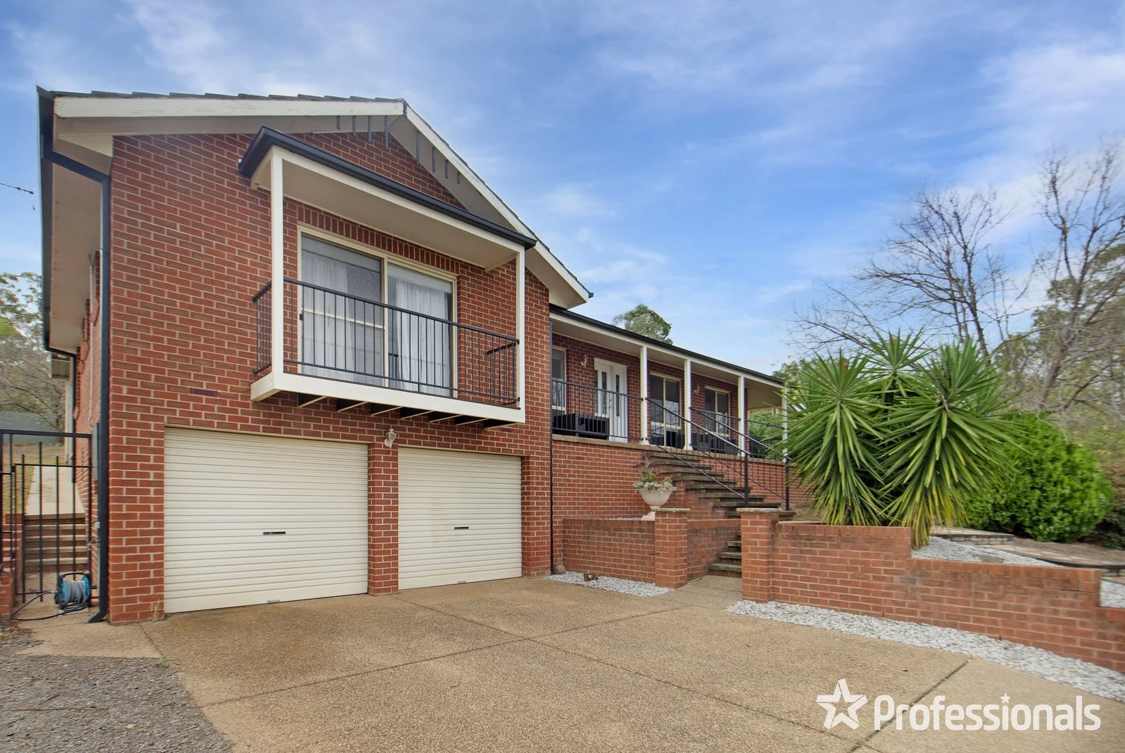 12 Kincora Place, Bourkelands NSW 2650