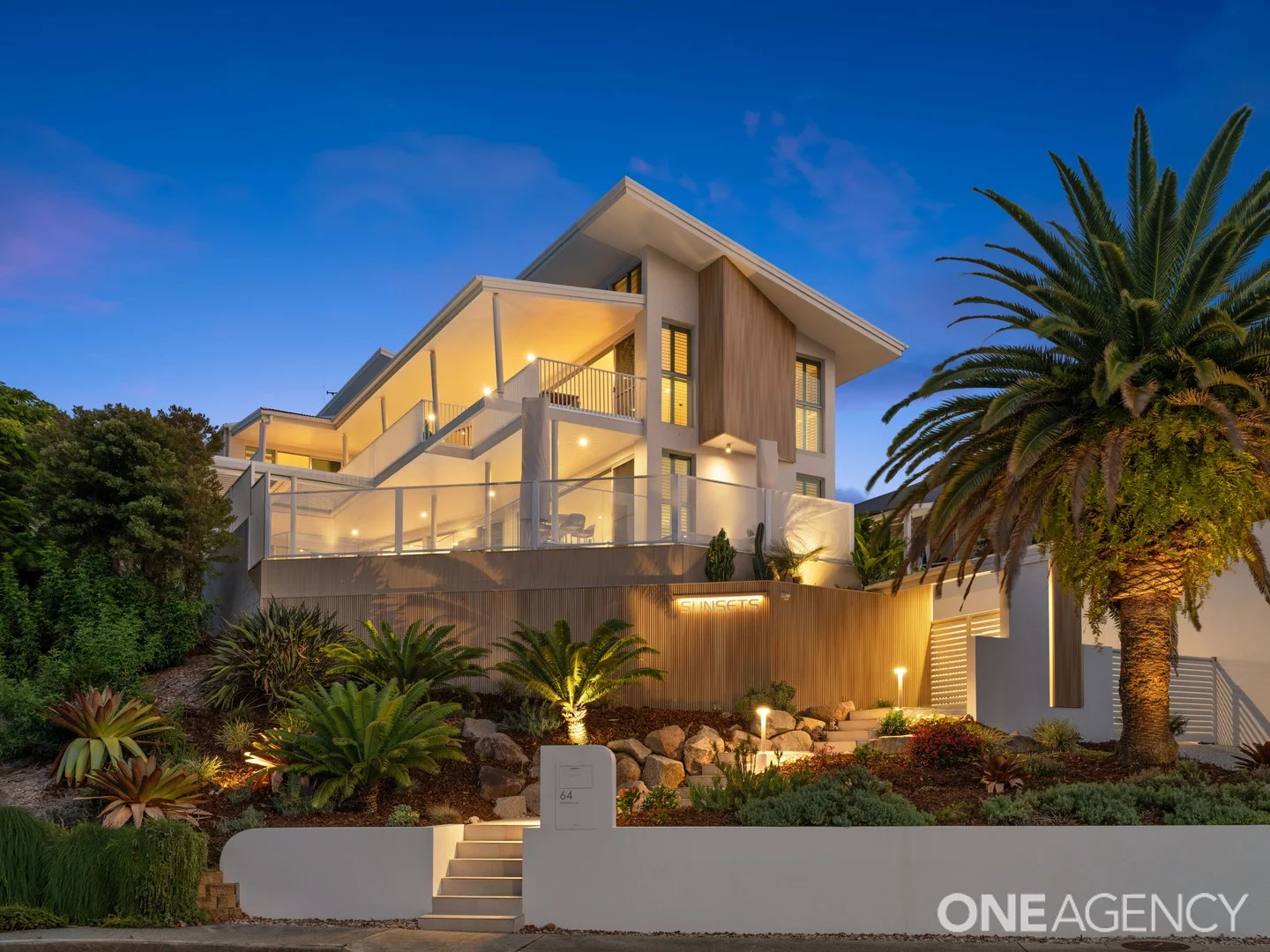 64 Fernlea Avenue, Scarborough QLD 4020