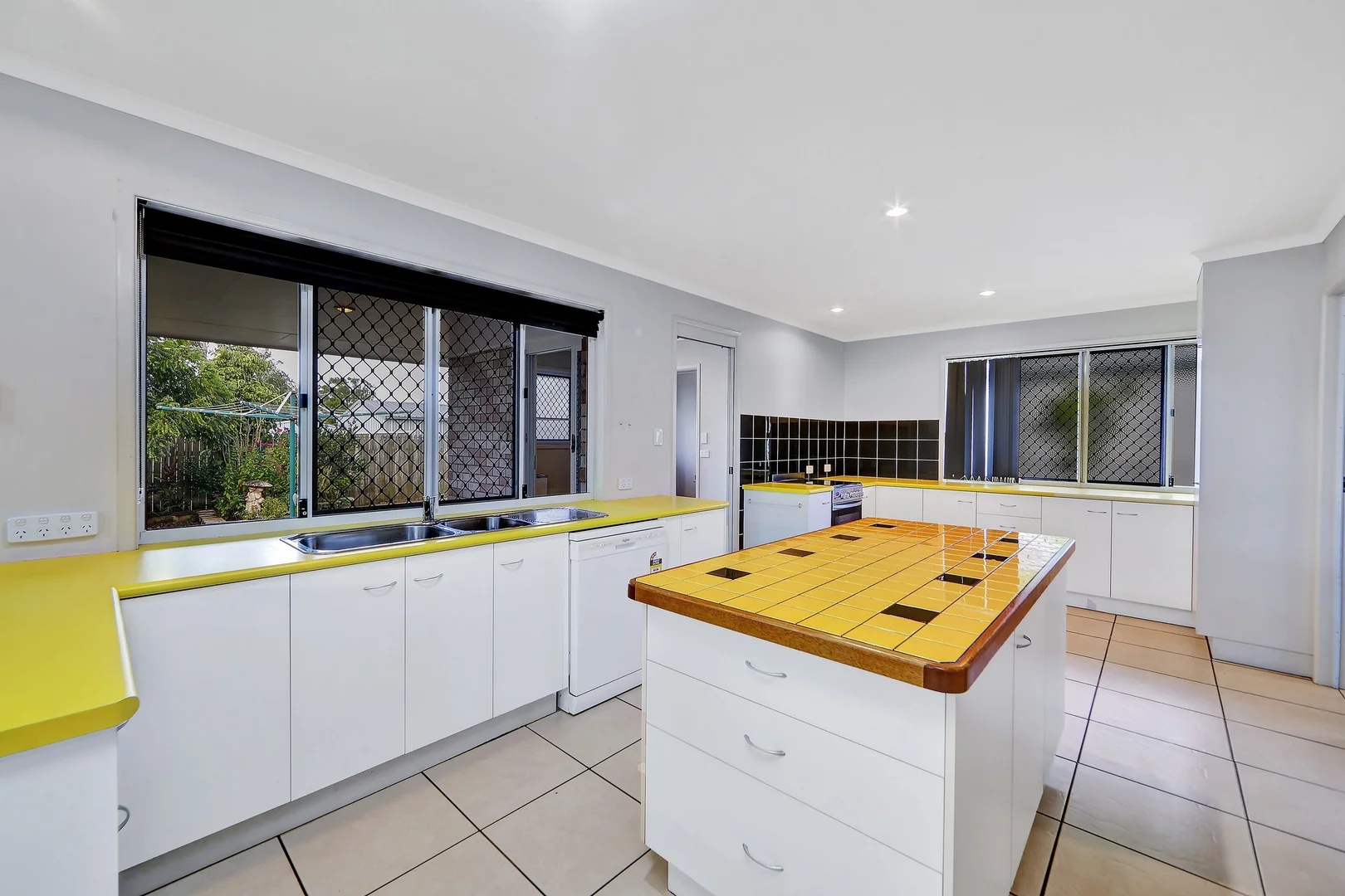 Additional image 14 of 23 Elliott Heads Road, Kepnock QLD 4670