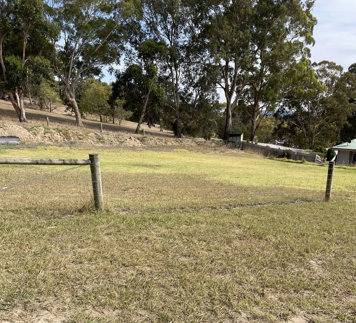 9-11 Oak Avenue, Casterton VIC 3311