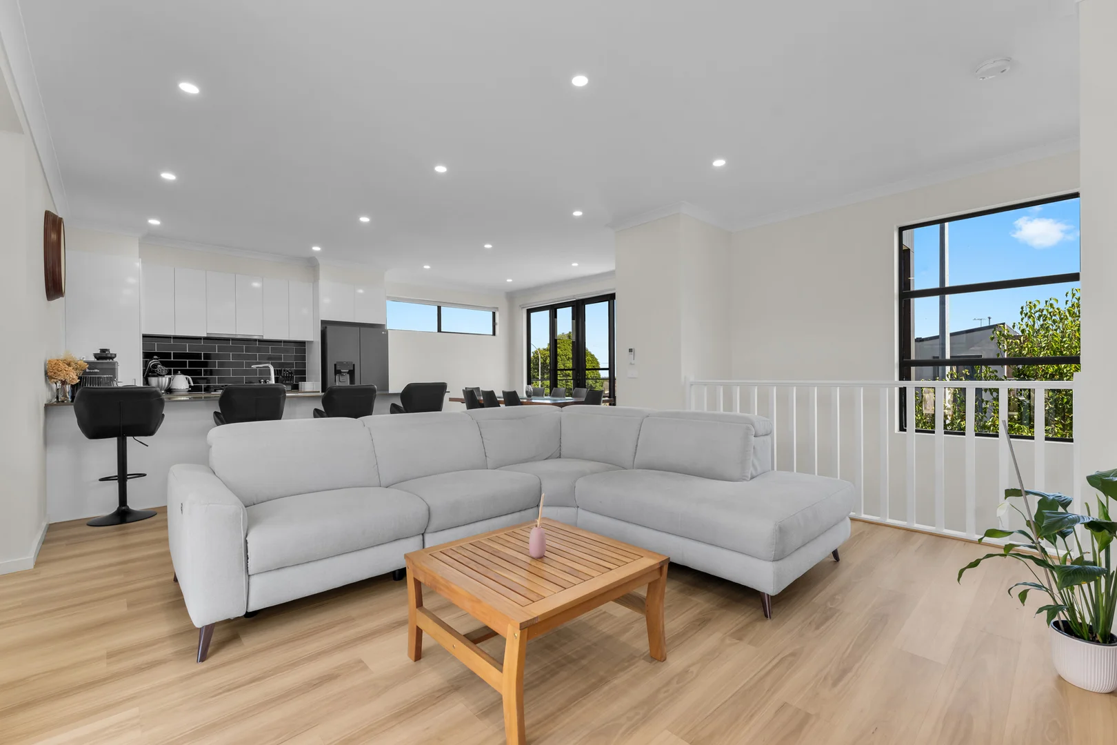 Additional image 3 of 4/11 Young Road, Hallam VIC 3803