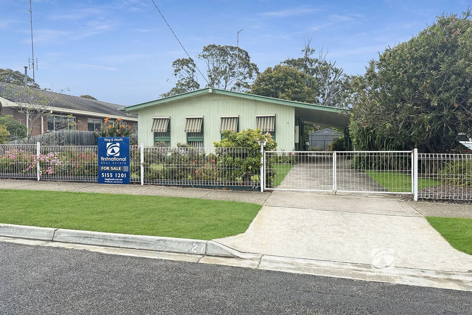27 Jemmeson Street, Lakes Entrance VIC 3909