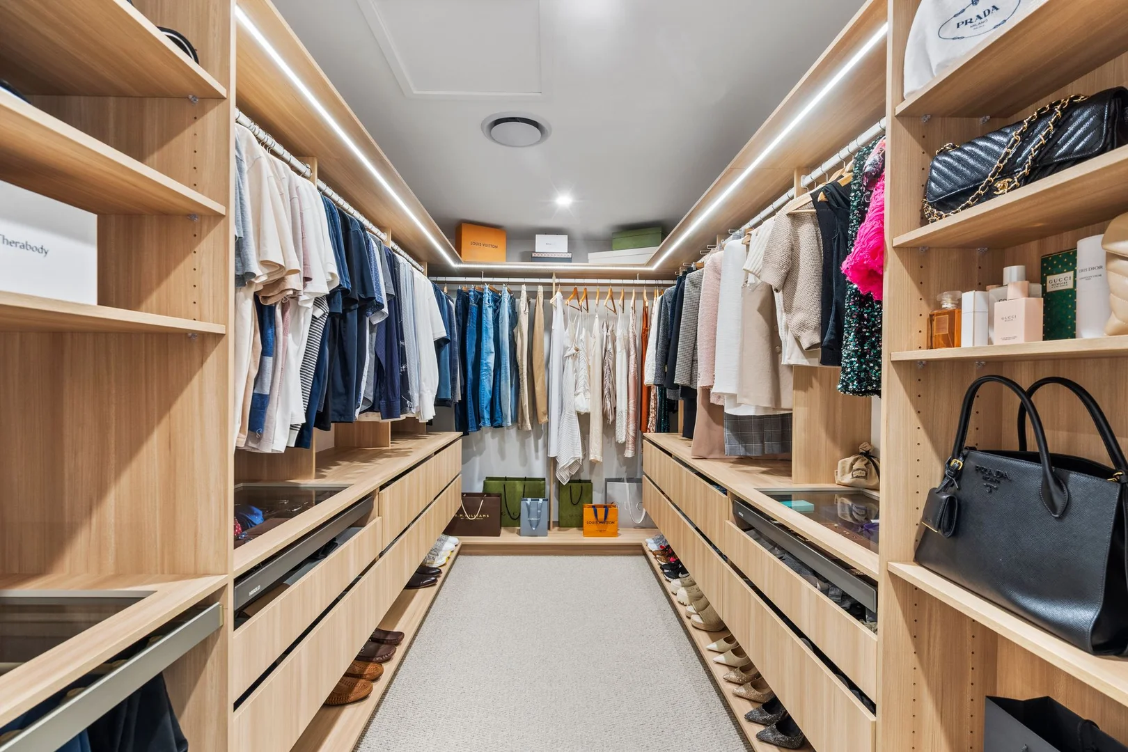 Additional image 16 of 210 Sunshine Boulevard, Mermaid Waters QLD 4218