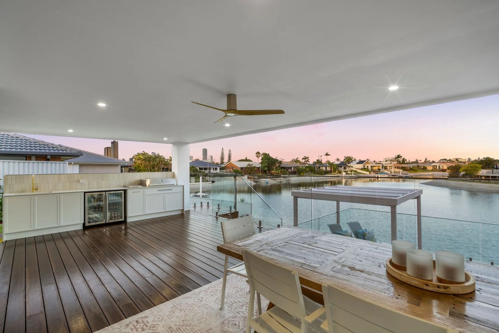 210 Sunshine Boulevard, Mermaid Waters QLD 4218