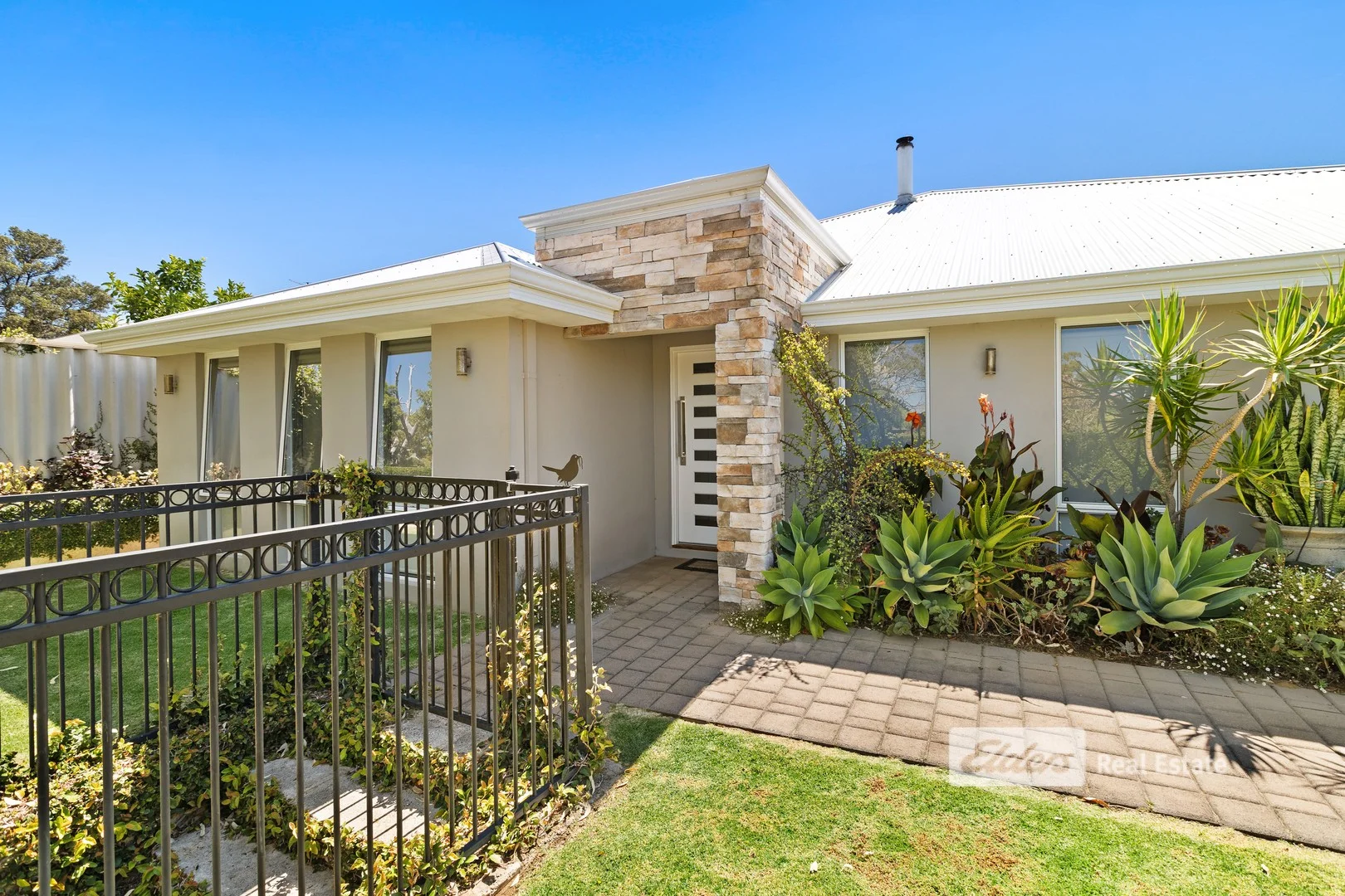 21 Sherwood Drive, Dalyellup WA 6230