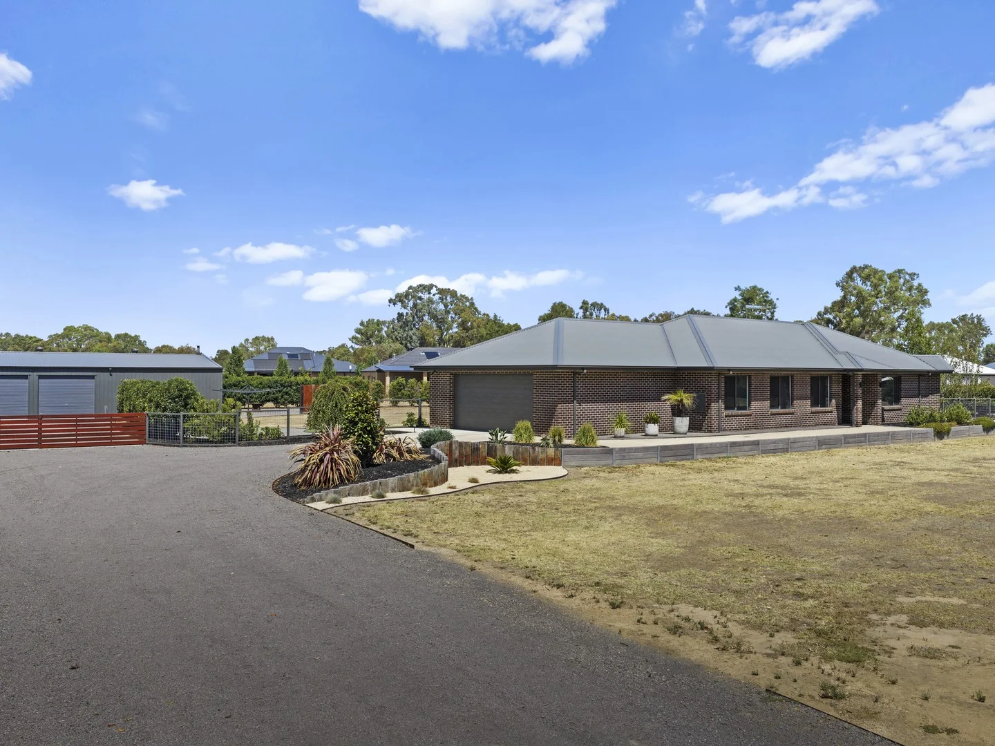 21 Hall Drive, Benalla VIC 3672