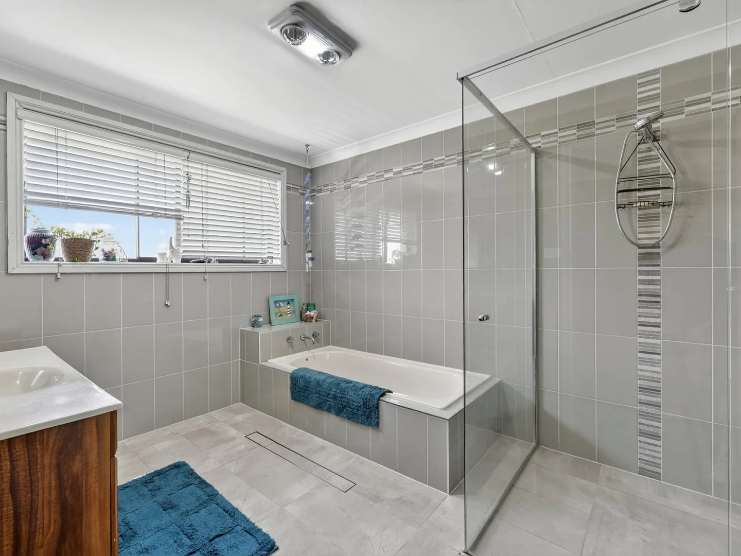 Additional image 11 of 9 & 9a Chisholm Avenue, Lake Munmorah NSW 2259