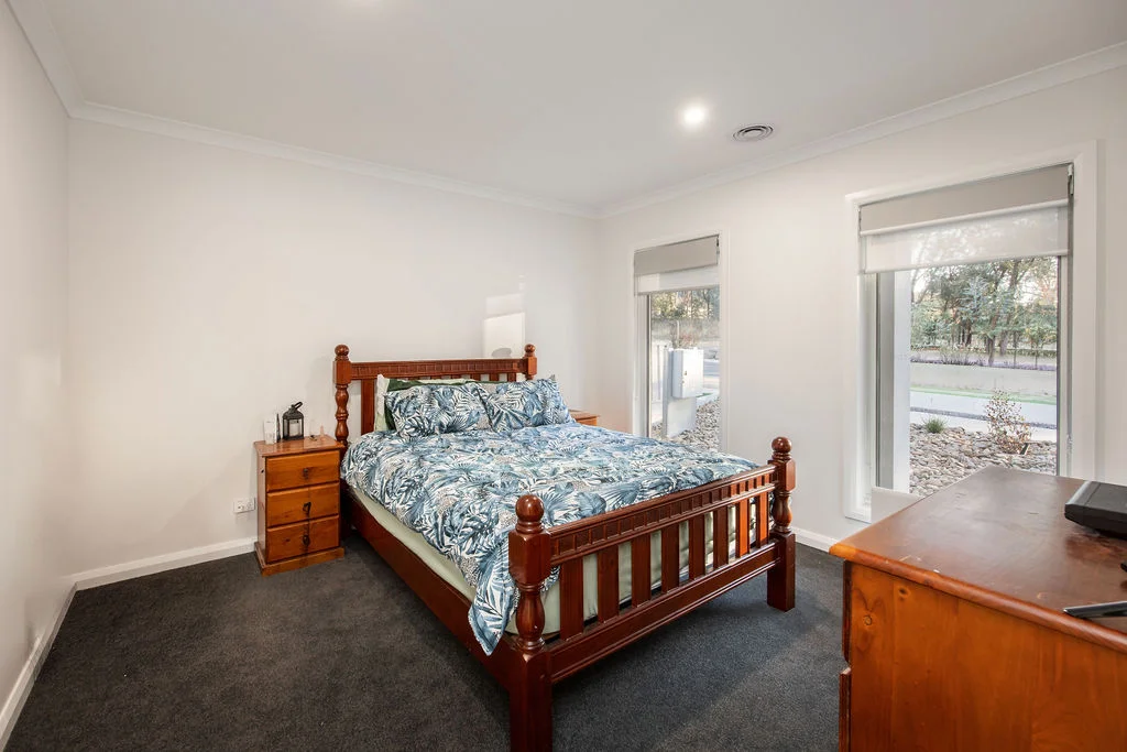 Additional image 3 of 1 & 2/74 Westacott Crescent, Baranduda VIC 3691