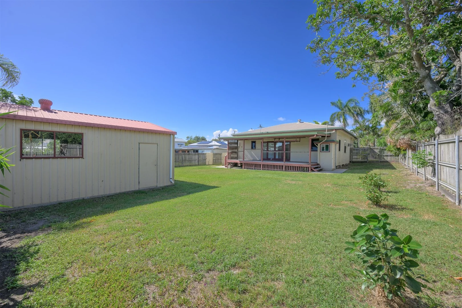 16 Roberts Street, South Gladstone QLD 4680