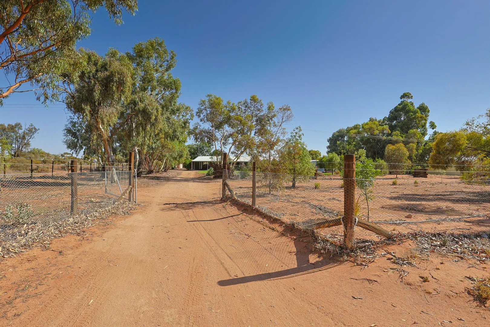 Additional image 31 of 34 Sturt Highway, Cullulleraine VIC 3496