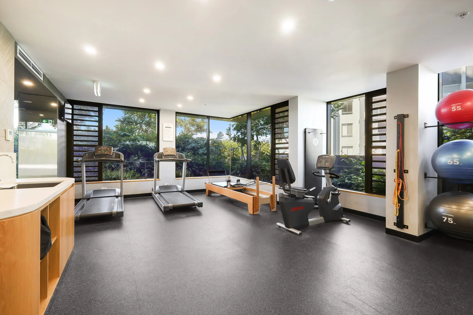 Additional image 21 of 19/20 Executive Drive, Burleigh Waters QLD 4220