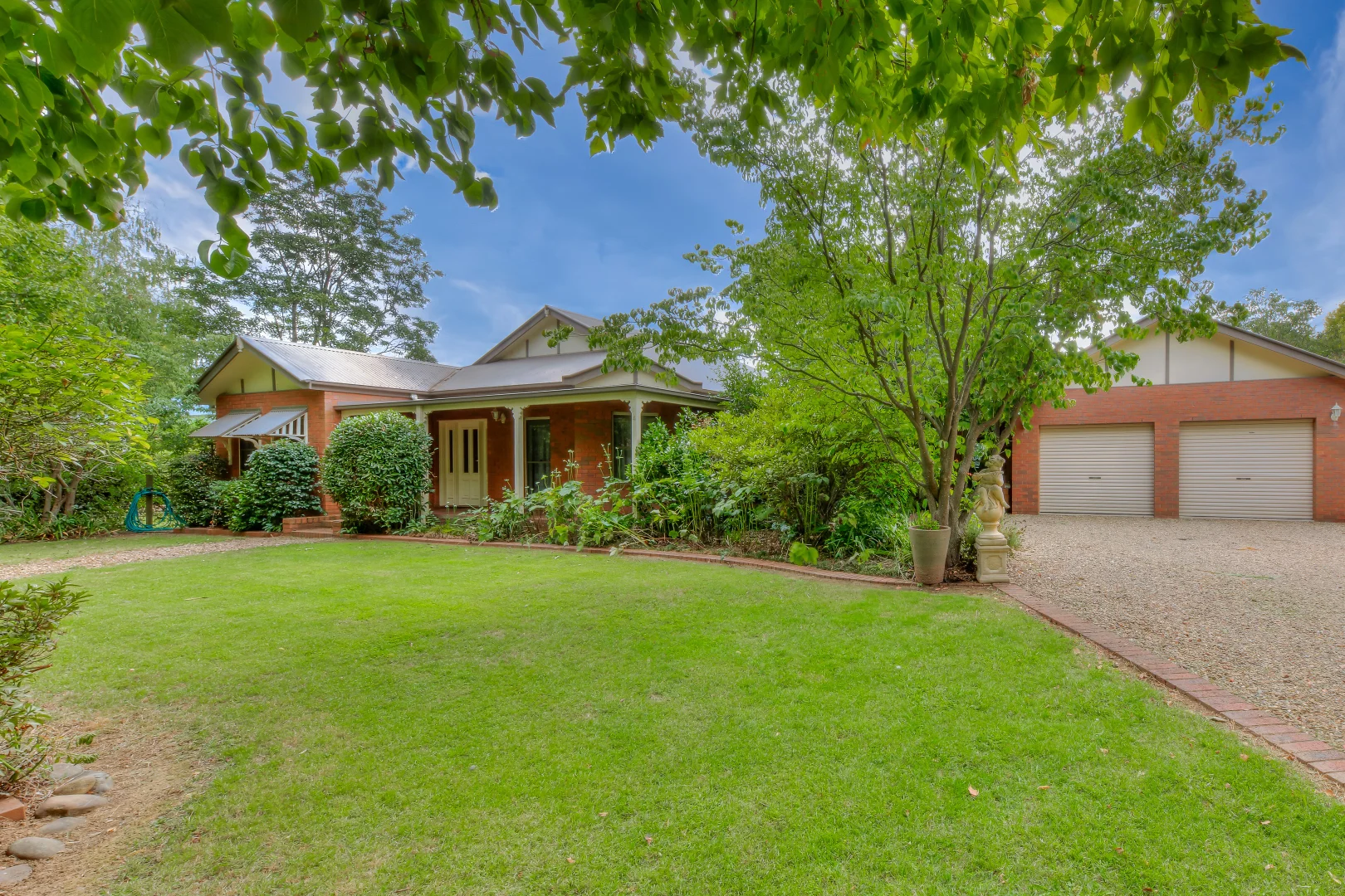 Additional image 2 of 4 Alexandra Court, Bright VIC 3741