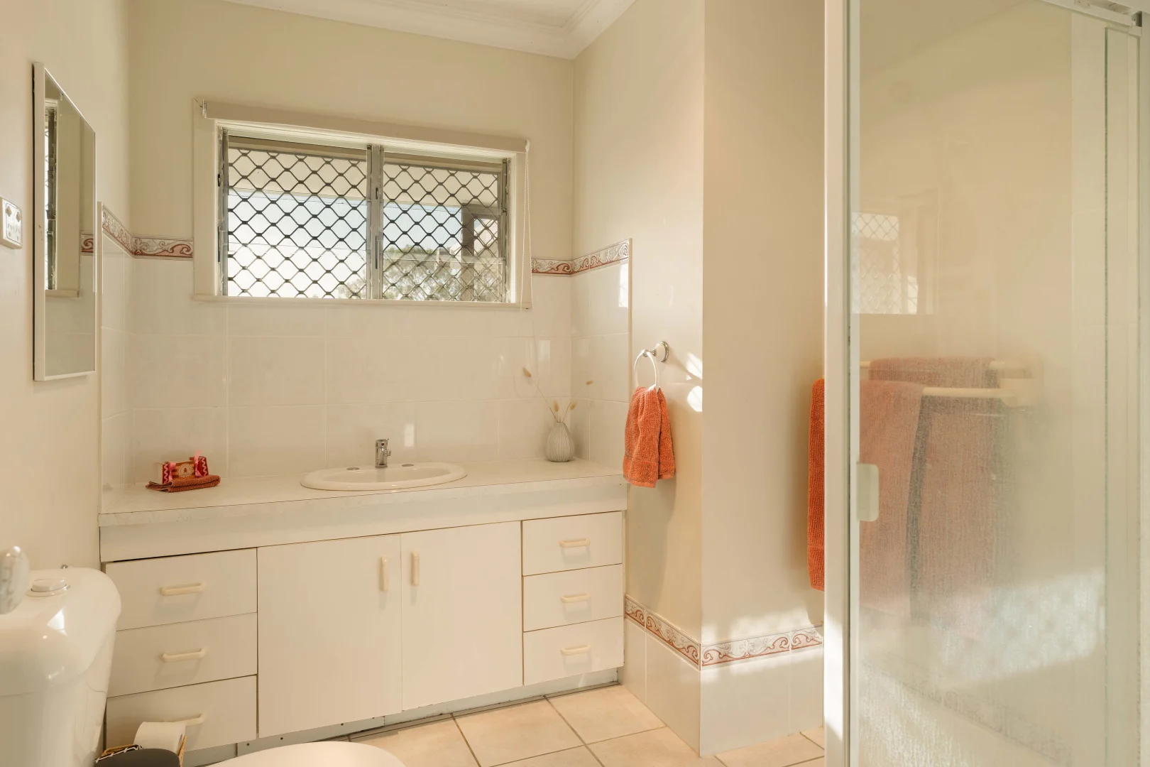 Additional image 11 of 215 Scarborough Road, Scarborough QLD 4020