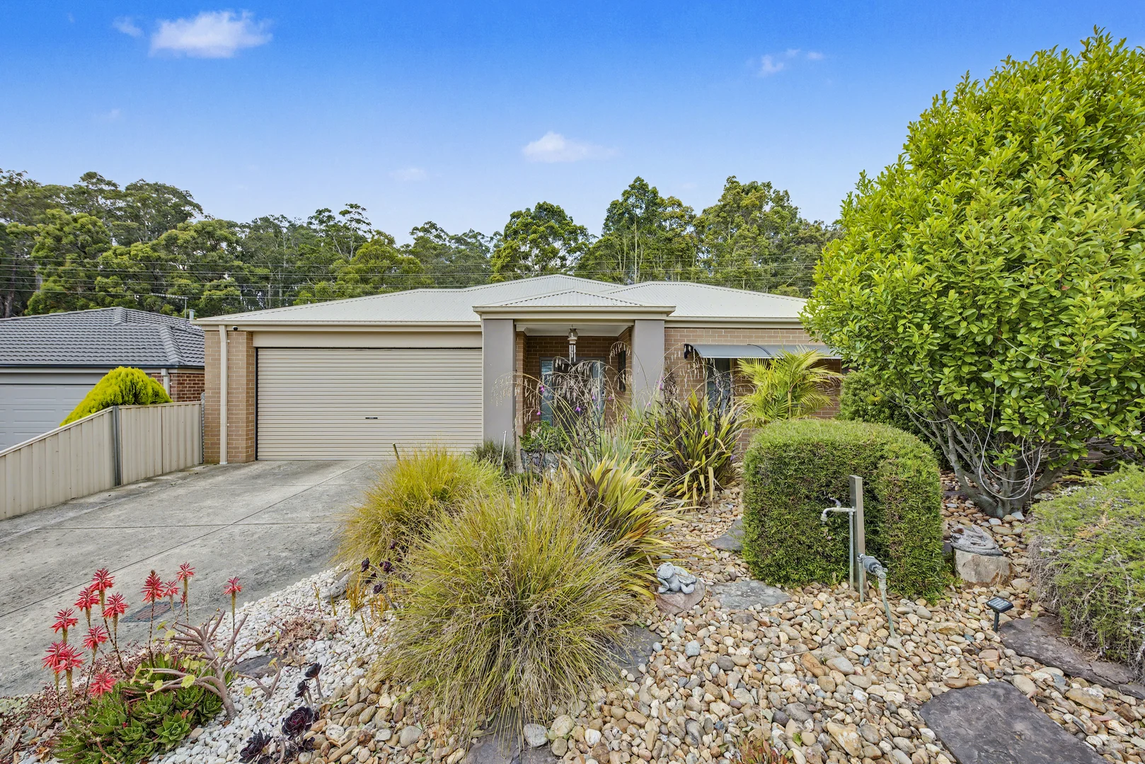 Additional image 2 of 11 Valleyview Grove, Drouin VIC 3818
