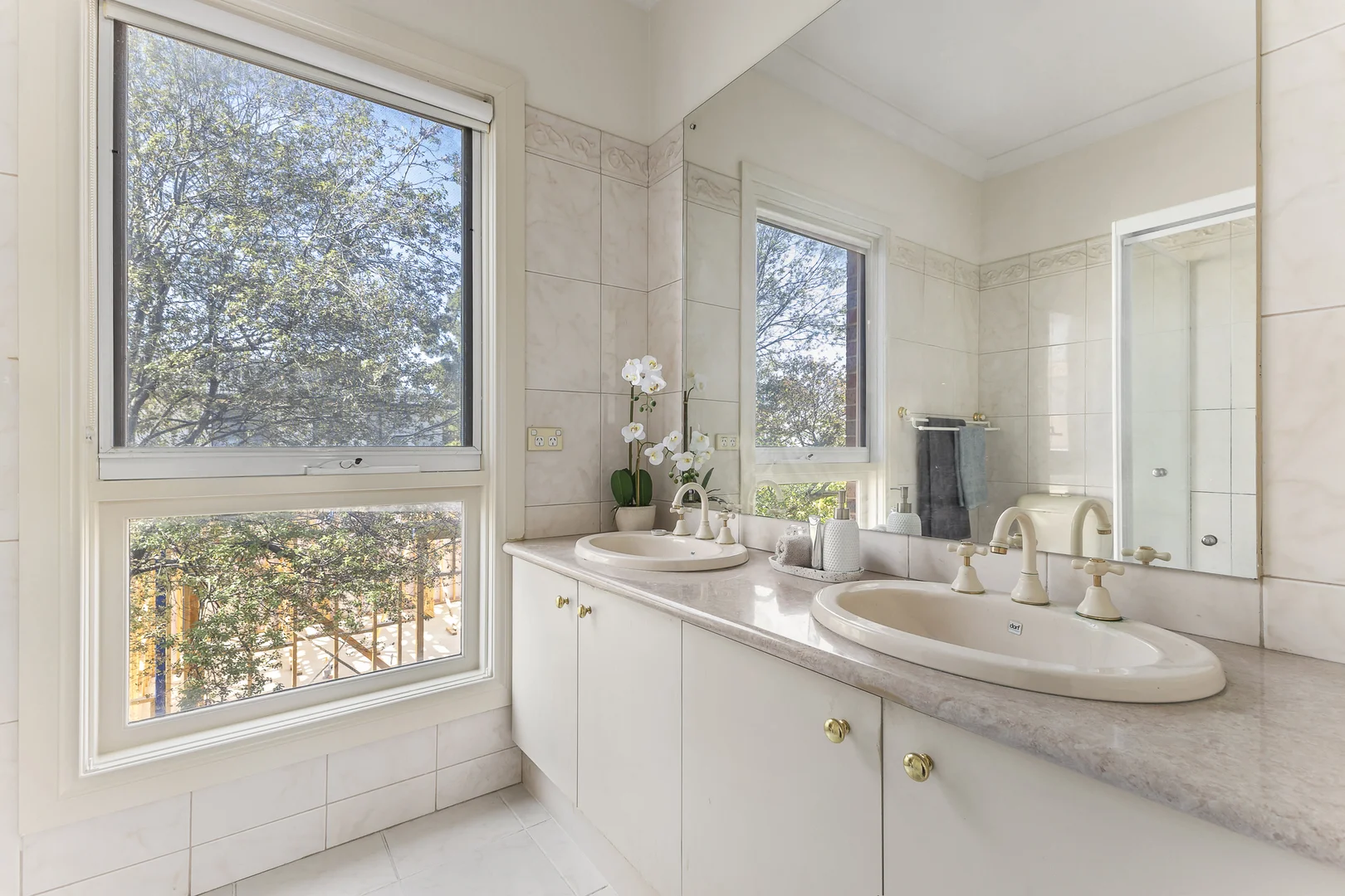 Additional image 3 of 2/10 Balmoral Avenue, Templestowe Lower VIC 3107