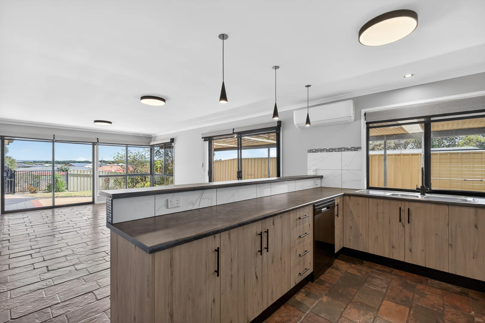 Additional image 3 of 117 Excelsior Parade, Hindmarsh Island SA 5214