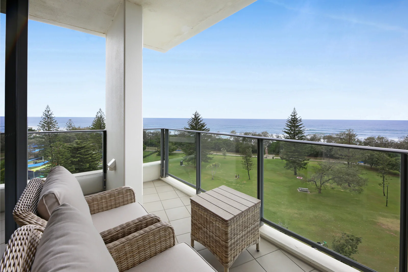 21/173 Old Burleigh Road, Broadbeach QLD 4218