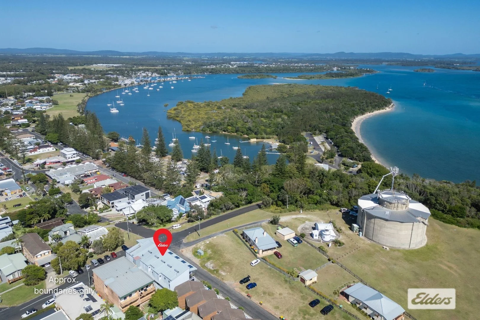 2/6 Clarence Street, Yamba NSW 2464