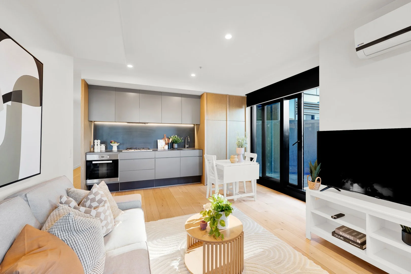 401/8 Pearl River Rd, Docklands VIC 3008