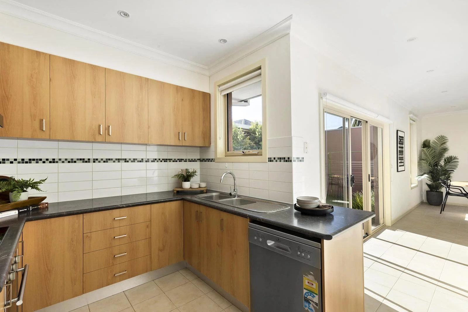 Additional image 8 of 2/110 Ford Street, Ivanhoe VIC 3079