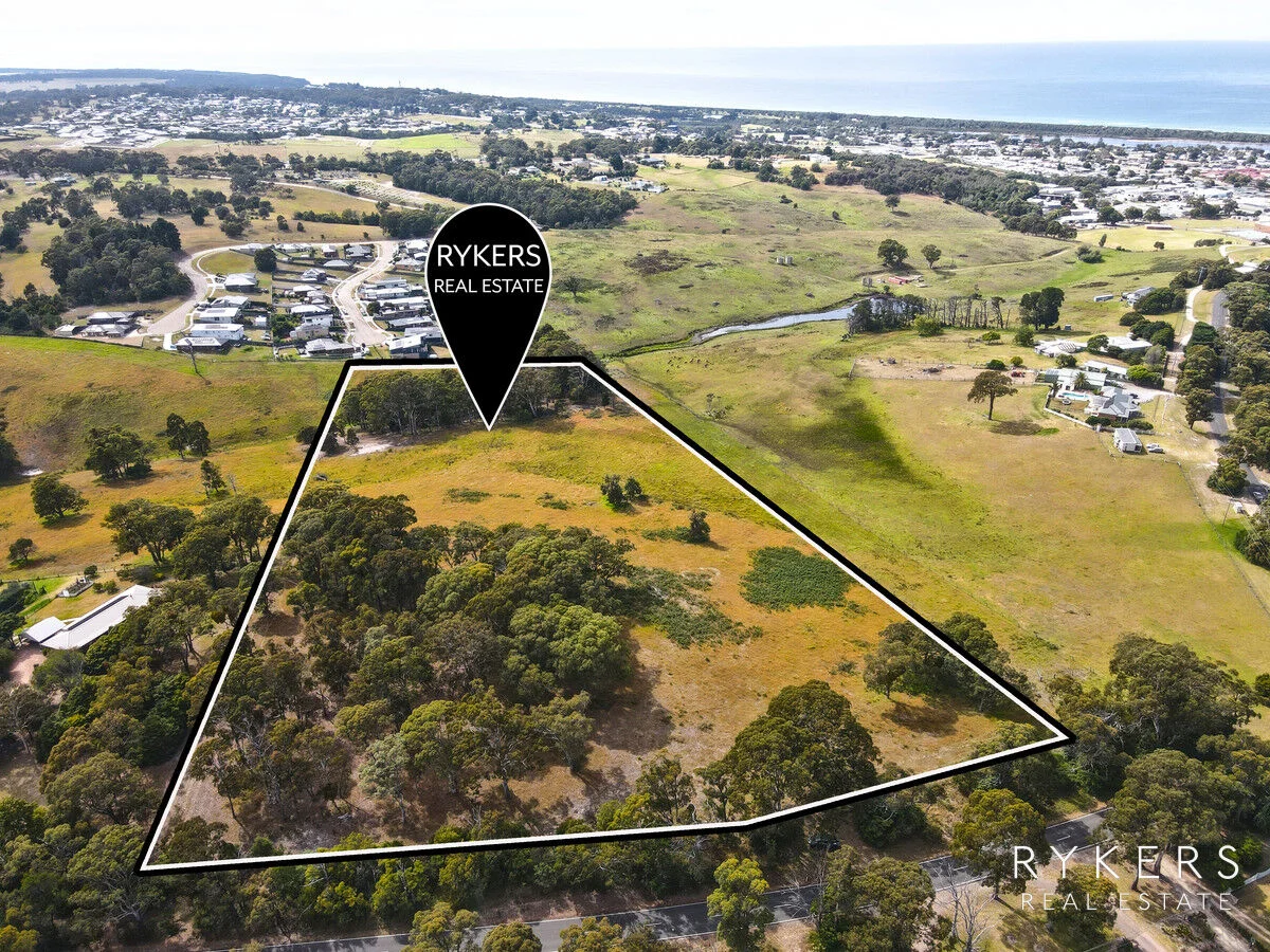 16 Ostlers Road, Lakes Entrance VIC 3909