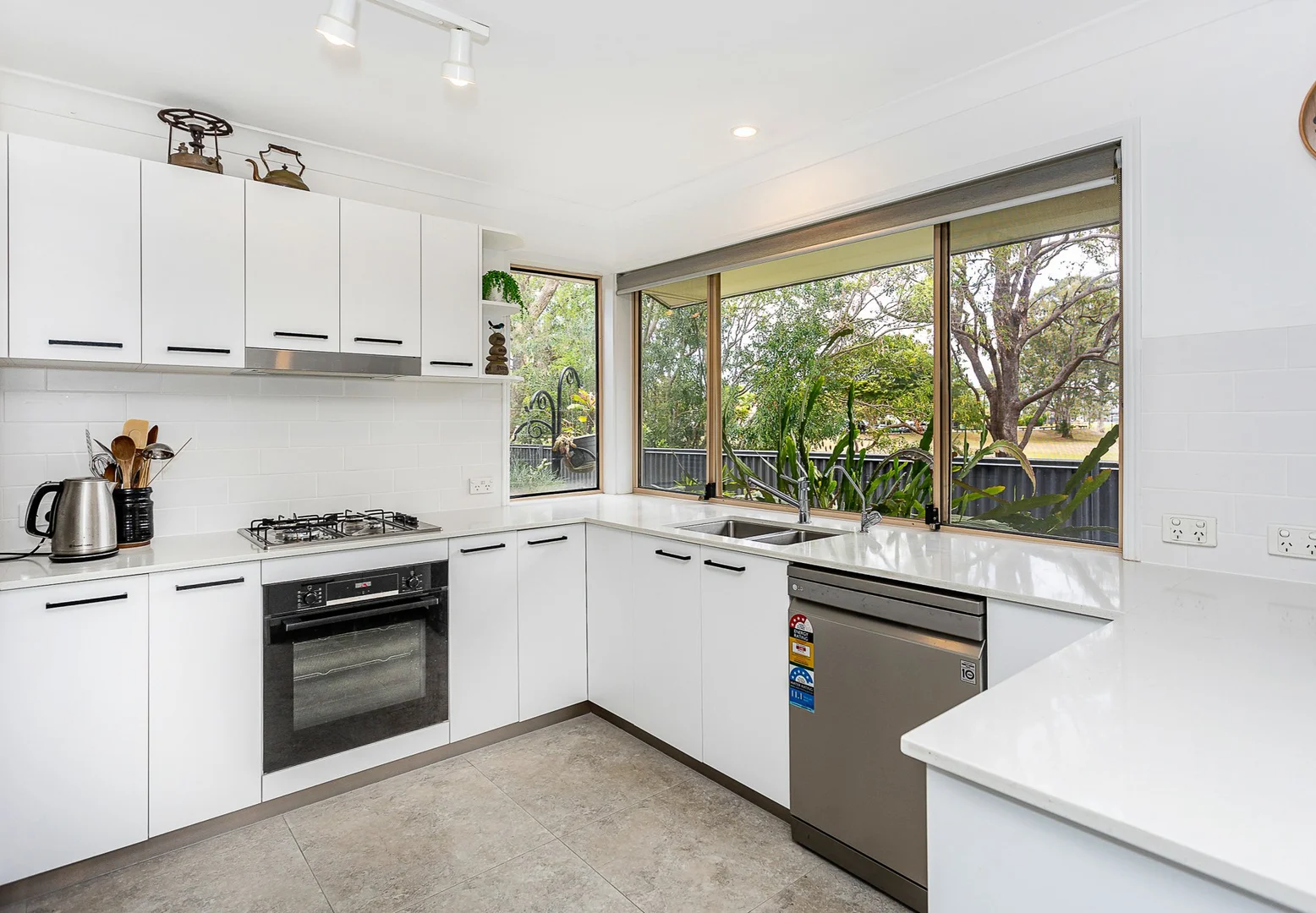 Additional image 15 of 2/63 Saint Kevins Avenue, Benowa QLD 4217