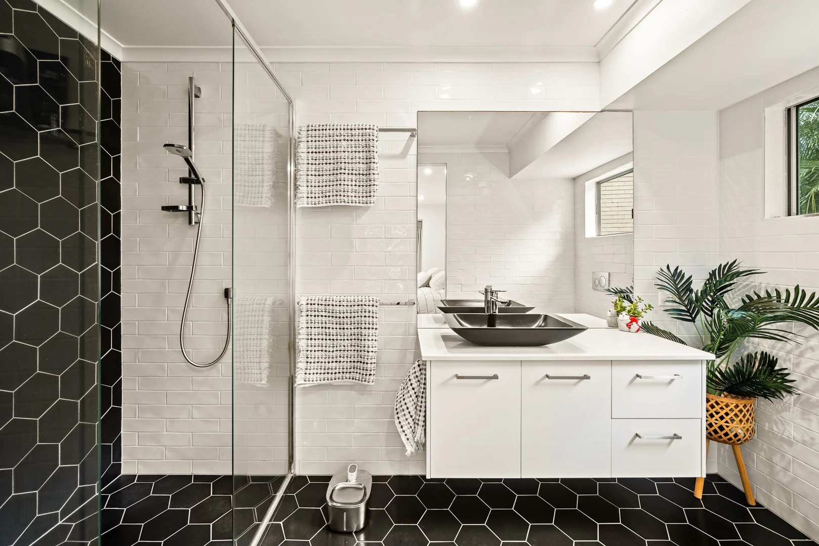 Additional image 13 of 25 Dotterel Drive, Burleigh Waters QLD 4220