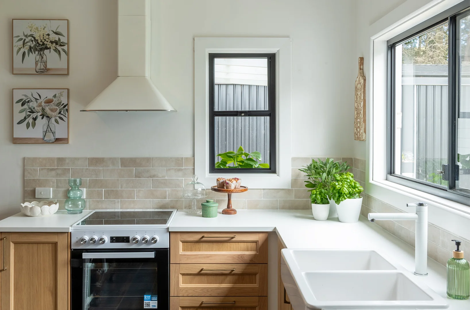 Additional image 11 of Foster VIC 3960