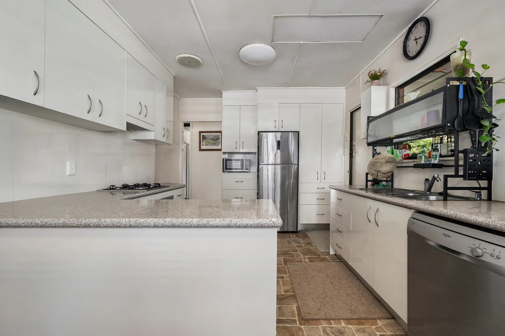 Additional image 4 of 28 Marginson Street, Leichhardt QLD 4305