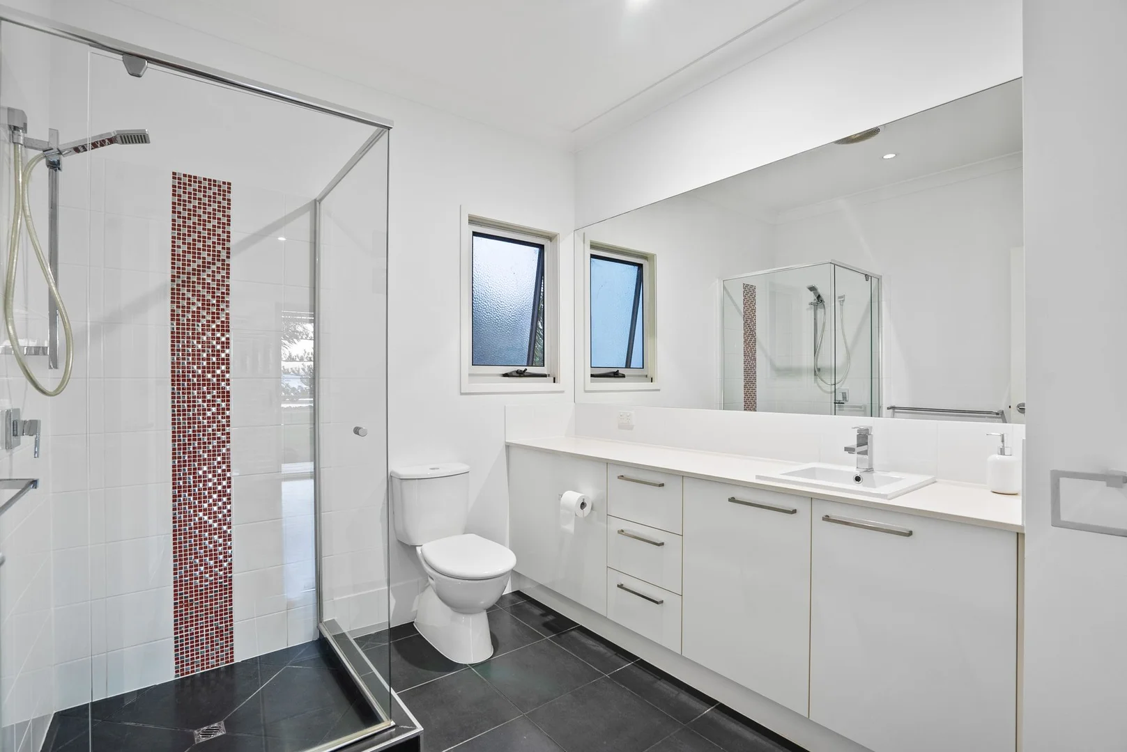 Additional image 18 of 13 Reef Point Esplanade, Scarborough QLD 4020