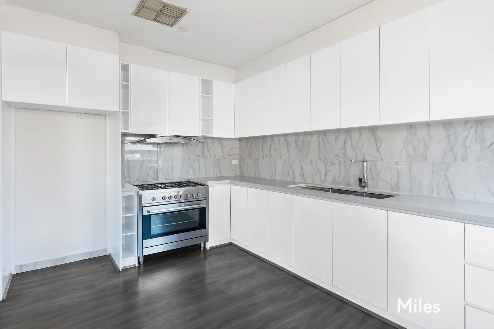 Additional image 4 of 2 Macleod Parade, Macleod VIC 3085