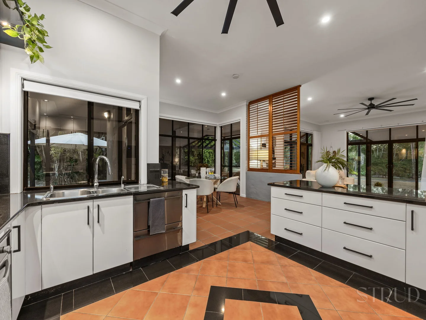 Additional image 5 of 39 Phillip Crescent, Barellan Point QLD 4306