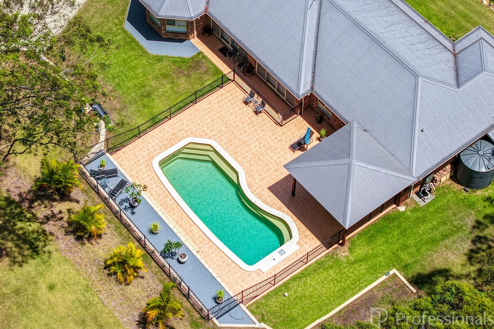 16 Woodlands Drive, Hallidays Point NSW 2430