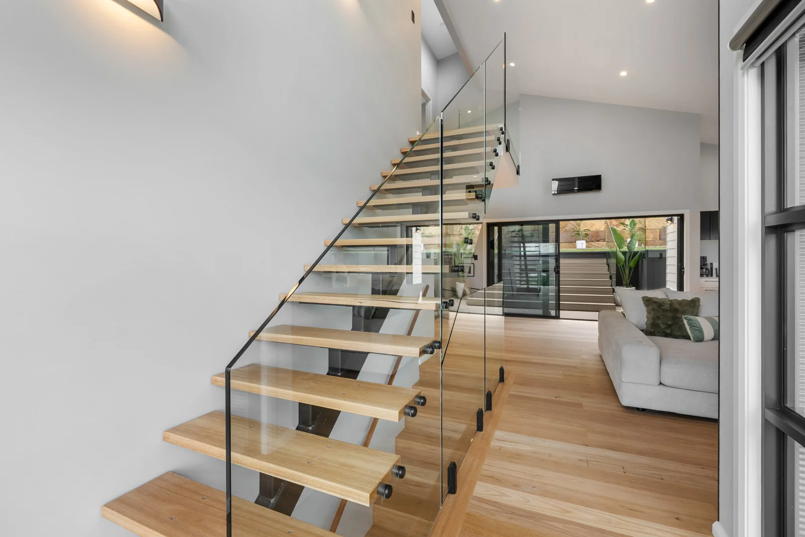 Additional image 3 of 37 Treeview Place, Saratoga NSW 2251