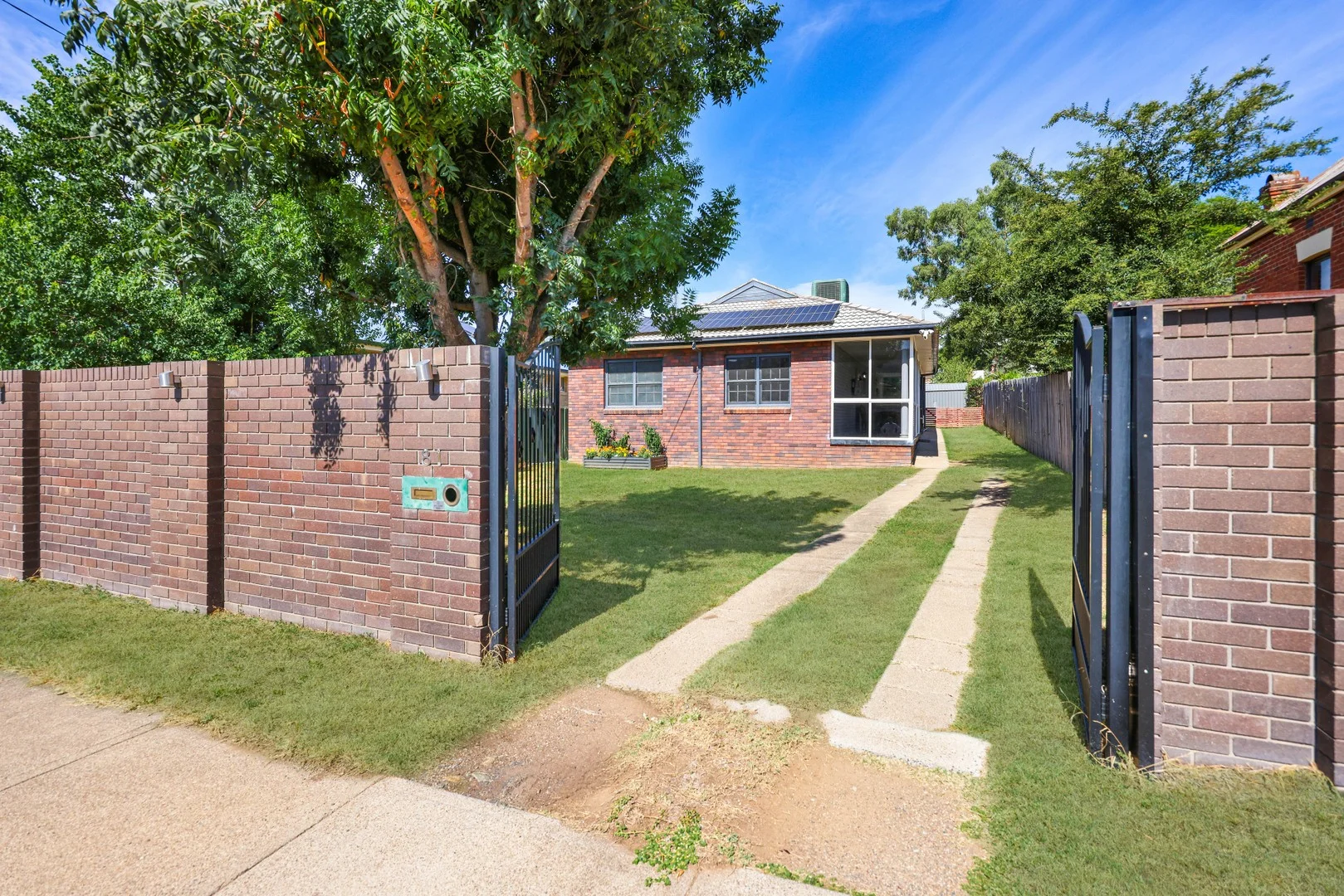 81 Church Street, West Tamworth NSW 2340