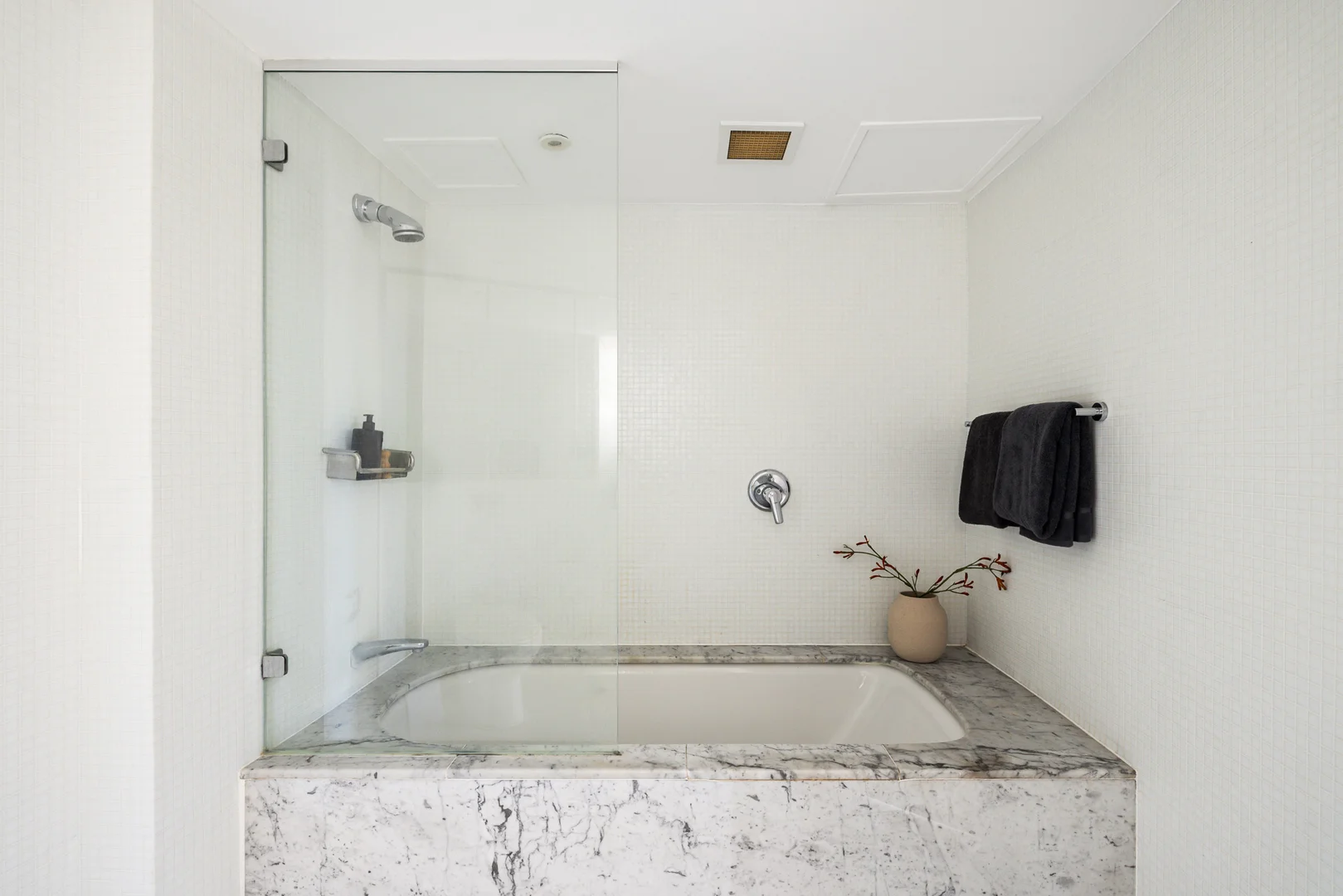 Additional image 16 of 1202/2 Elizabeth Bay Road, Elizabeth Bay NSW 2011