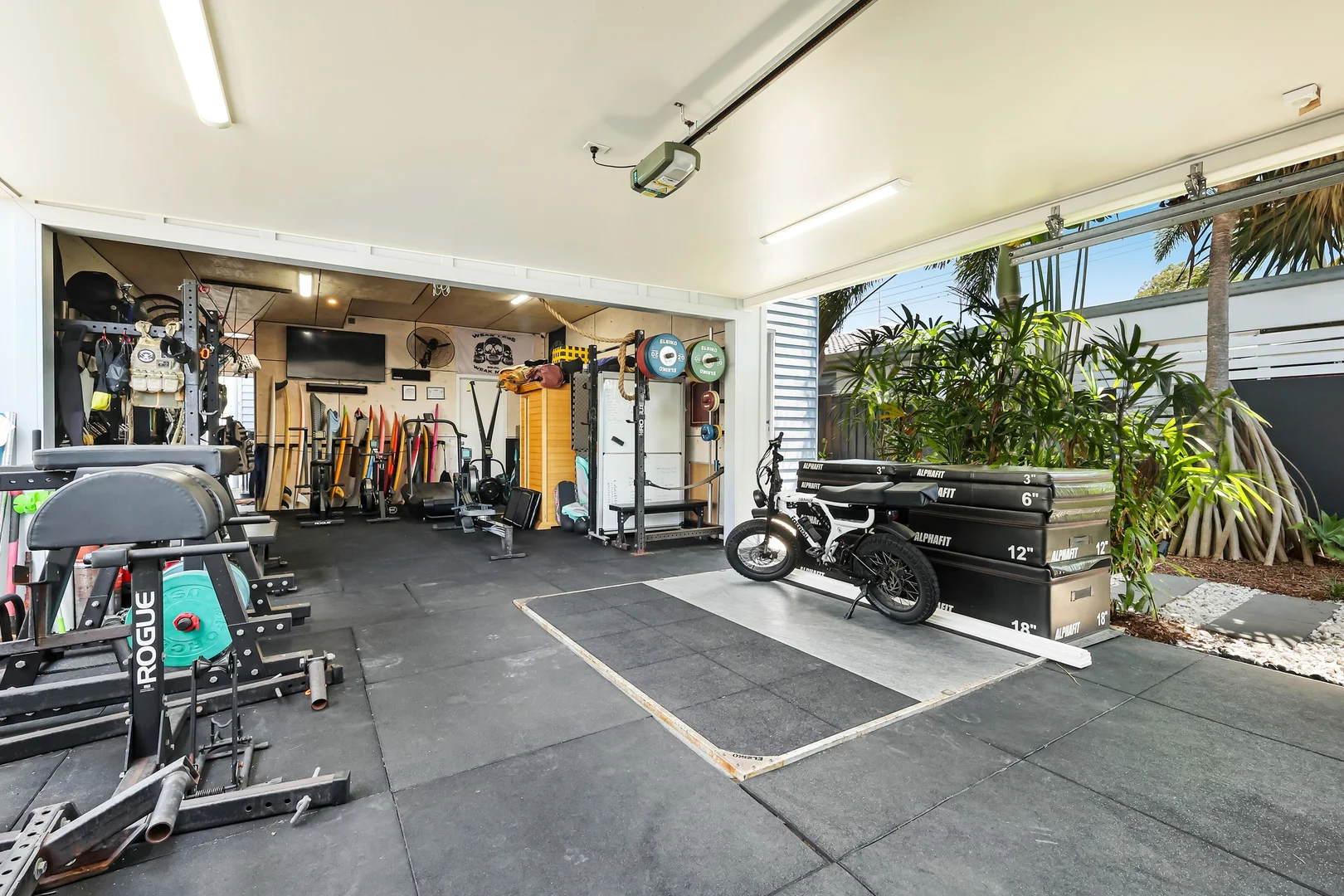 Additional image 27 of 110 Chainey Avenue, Miami QLD 4220