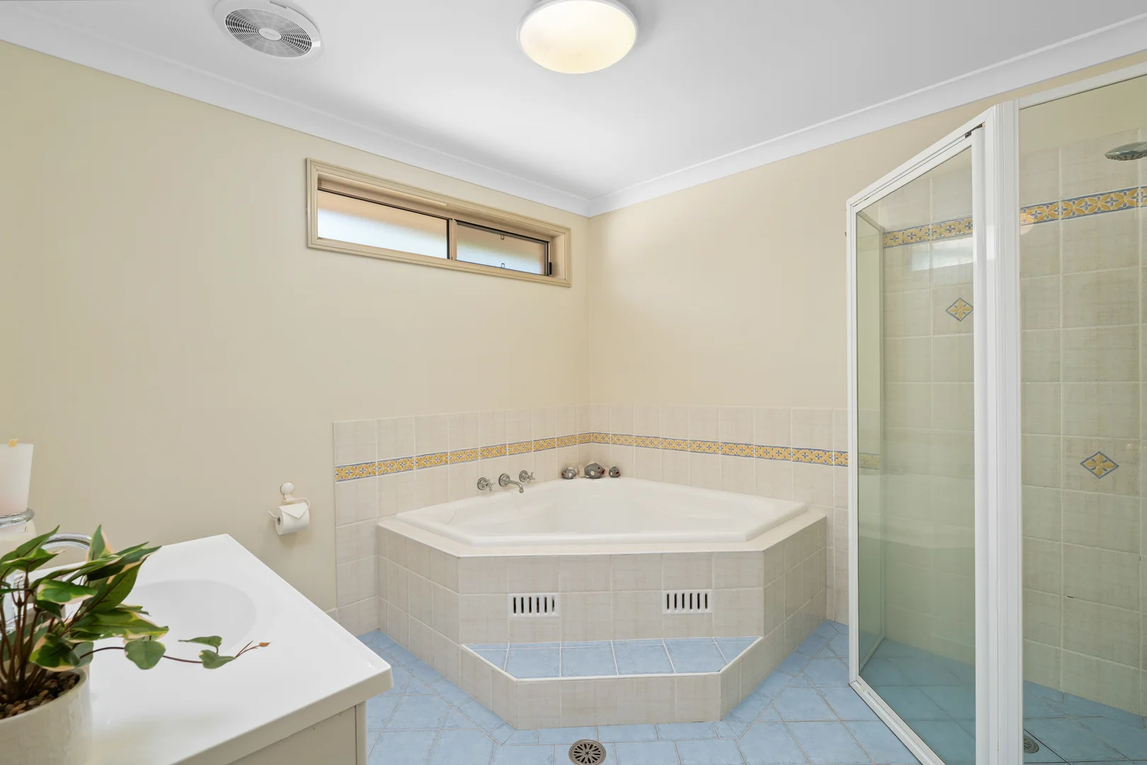 Additional image 10 of 12 Woolybutt Crescent, Erina NSW 2250