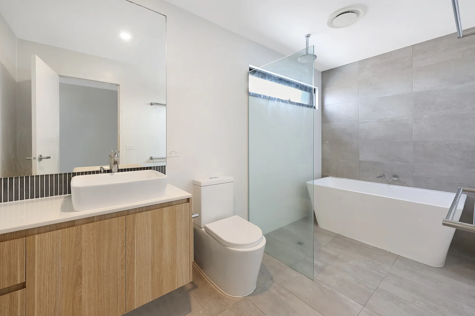 Additional image 14 of 2/5 Martin Laurence Place, Port Fairy VIC 3284