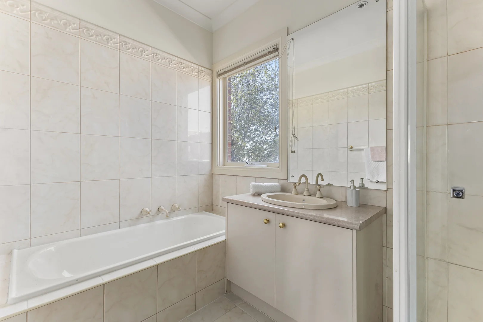 Additional image 5 of 2/10 Balmoral Avenue, Templestowe Lower VIC 3107