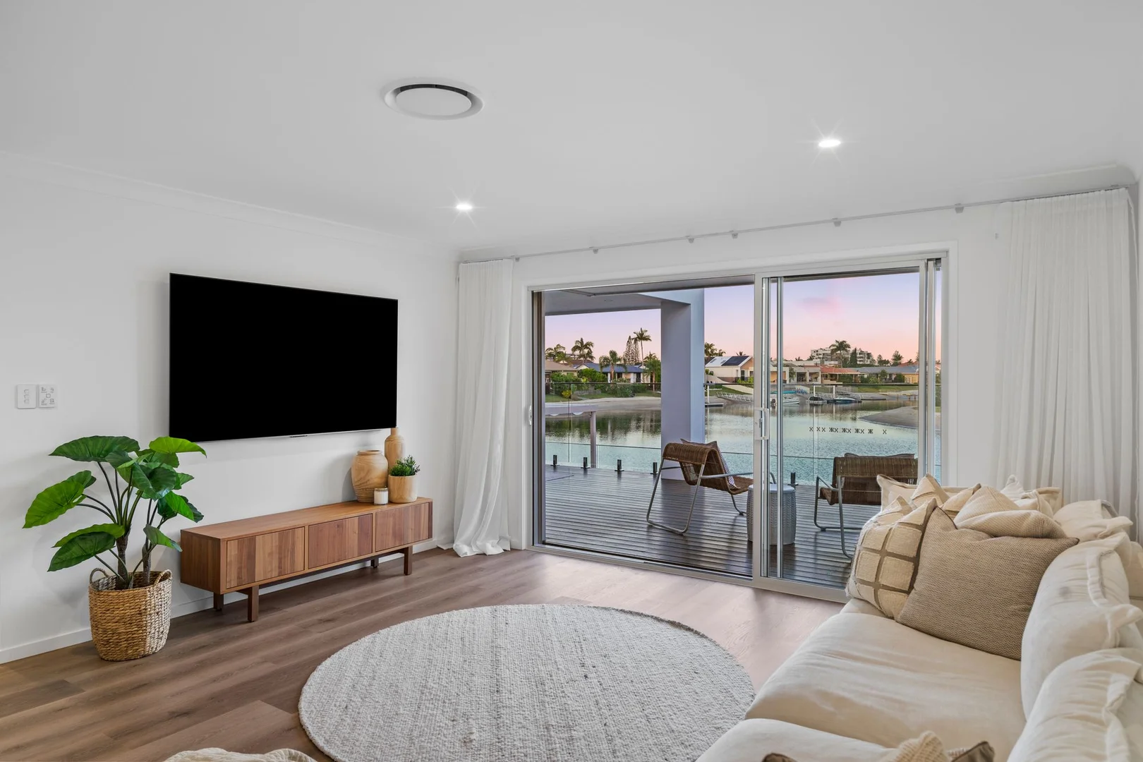 Additional image 10 of 210 Sunshine Boulevard, Mermaid Waters QLD 4218