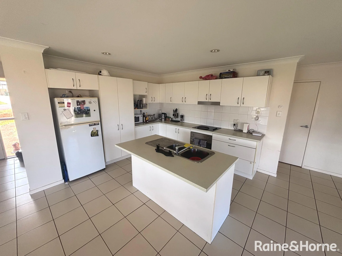 Additional image 2 of 10 Lara Court, Kingaroy QLD 4610