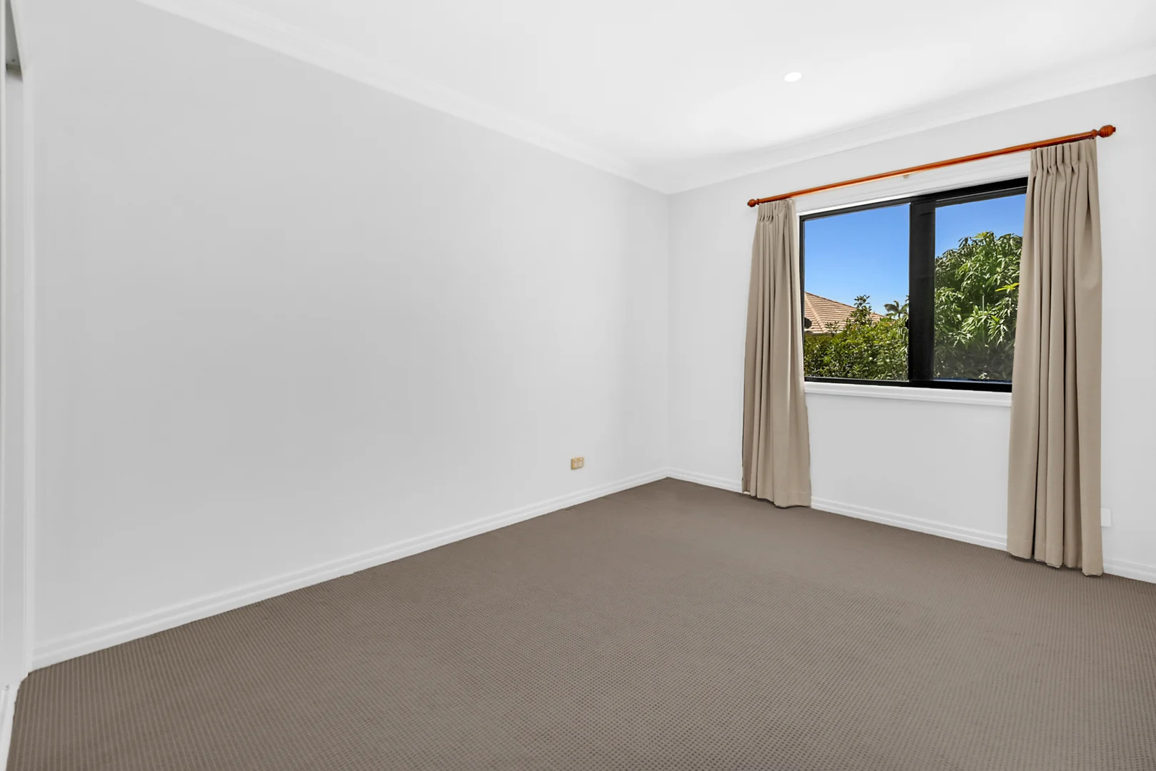 Additional image 12 of 1/50 Bayview Street, Runaway Bay QLD 4216