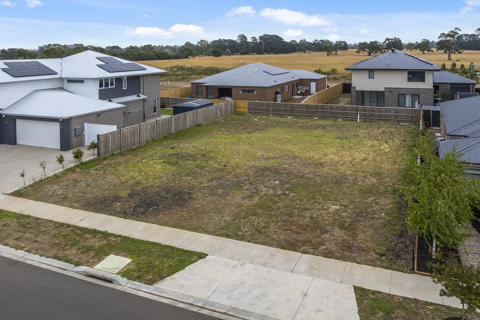 Additional image 2 of 8 Constance Way, New Gisborne VIC 3438