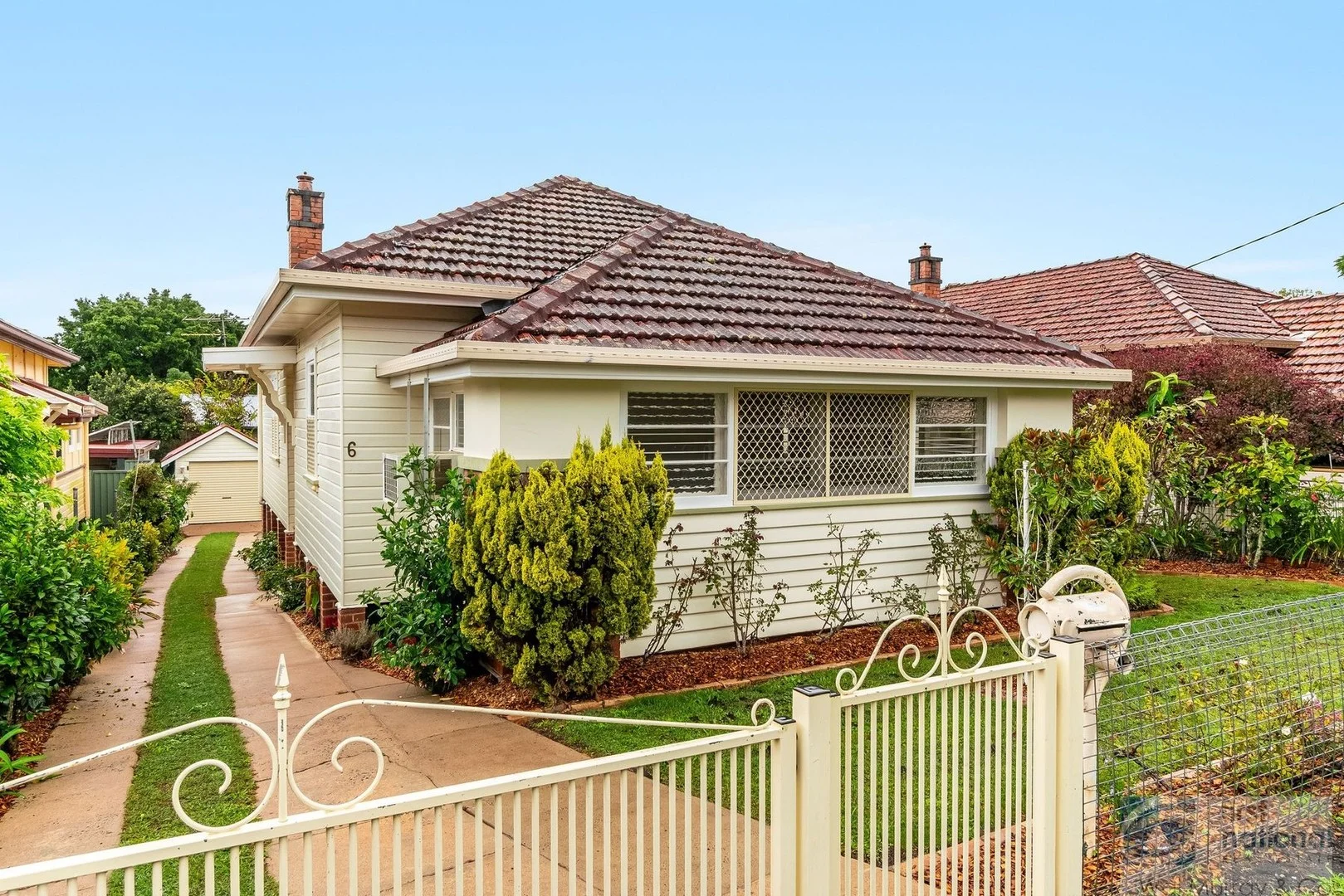6 Parade Street, Girards Hill NSW 2480