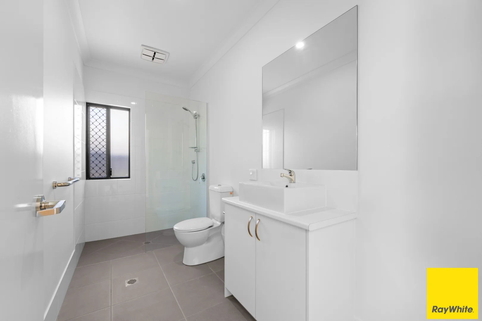 Additional image 11 of 4 Kahili Crescent, Bentley Park QLD 4869